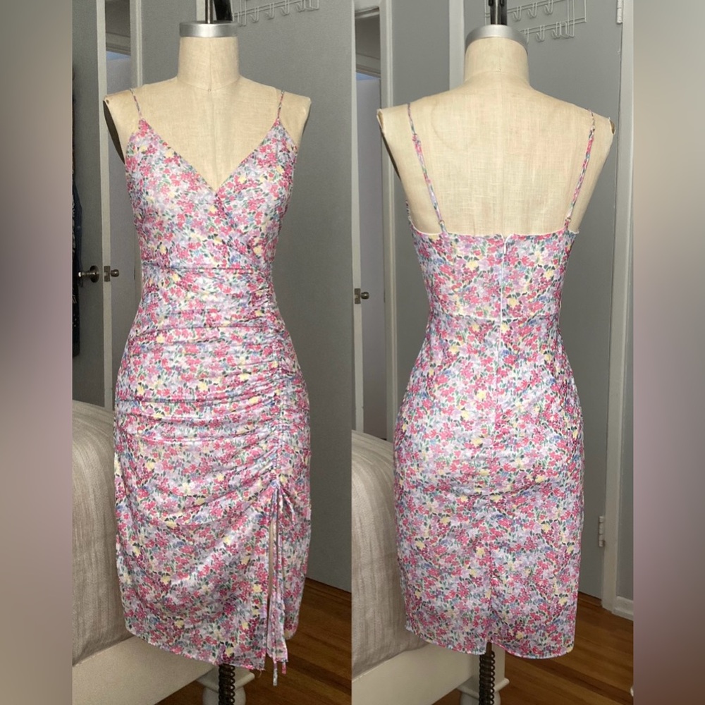 Womens BCBGeneration floral print dress w/ front slit in size 2.